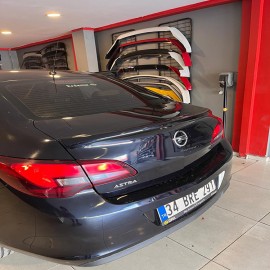 Opel Astra J Sedan 2013 Sonrası PİANO BLACK Spoiler (Plastik)